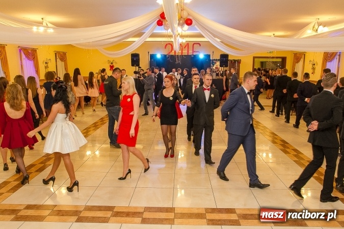 Zdjęcie w galerii na portalu naszraciborz.pl: Bal maturalny raciborskiej Budowlanki wiadomości z regionu