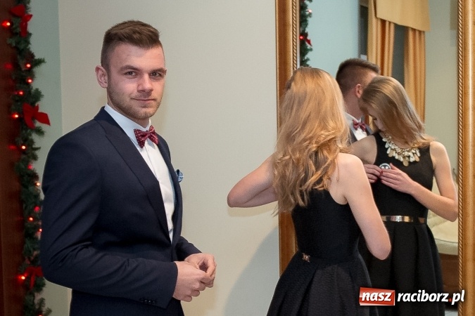 Zdjęcie w galerii na portalu naszraciborz.pl: Bal maturalny raciborskiej Budowlanki wiadomości z regionu
