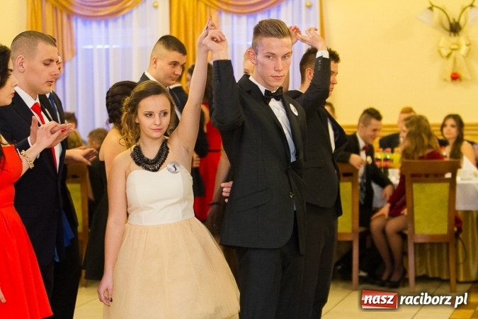 Zdjęcie w galerii na portalu naszraciborz.pl: Bal maturalny raciborskiej Budowlanki wiadomości z regionu