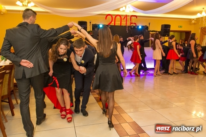 Zdjęcie w galerii na portalu naszraciborz.pl: Bal maturalny raciborskiej Budowlanki wiadomości z regionu