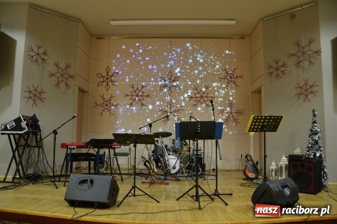 Zdjęcie w galerii na portalu naszraciborz.pl: Tworków. Słuchaj jazzu mały Jezu wiadomości z regionu