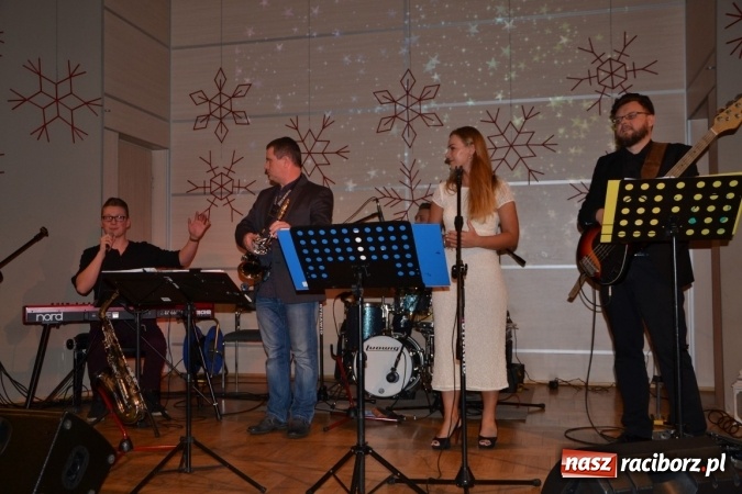 Zdjęcie w galerii na portalu naszraciborz.pl: Tworków. Słuchaj jazzu mały Jezu wiadomości z regionu