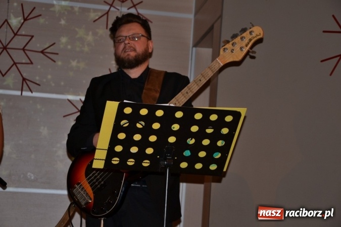 Zdjęcie w galerii na portalu naszraciborz.pl: Tworków. Słuchaj jazzu mały Jezu wiadomości z regionu