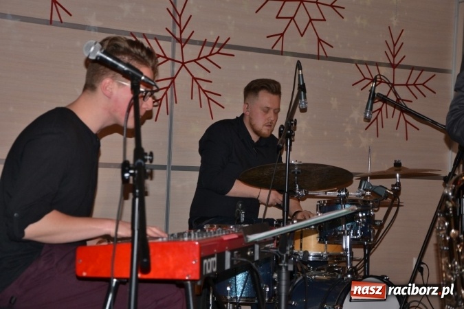 Zdjęcie w galerii na portalu naszraciborz.pl: Tworków. Słuchaj jazzu mały Jezu wiadomości z regionu