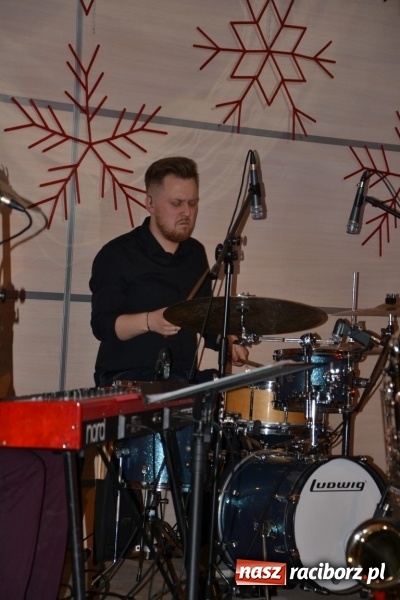 Zdjęcie w galerii na portalu naszraciborz.pl: Tworków. Słuchaj jazzu mały Jezu wiadomości z regionu