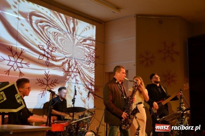 Zdjęcie w galerii na portalu naszraciborz.pl: Tworków. Słuchaj jazzu mały Jezu wiadomości z regionu