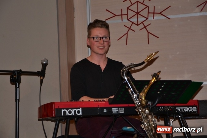 Zdjęcie w galerii na portalu naszraciborz.pl: Tworków. Słuchaj jazzu mały Jezu wiadomości z regionu