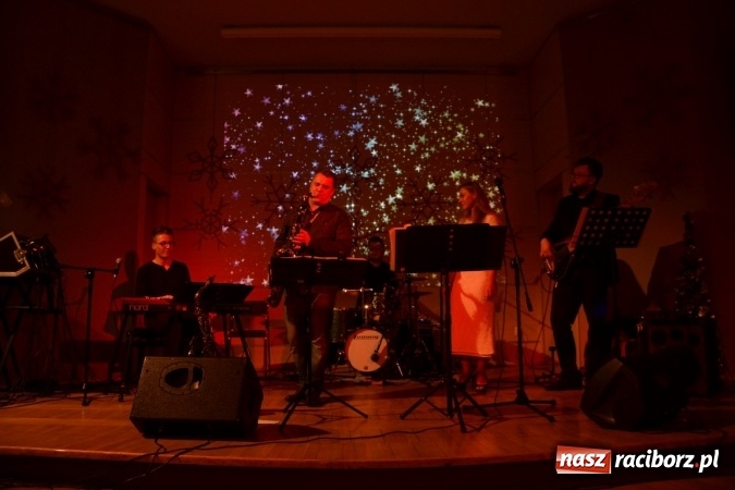 Zdjęcie w galerii na portalu naszraciborz.pl: Tworków. Słuchaj jazzu mały Jezu wiadomości z regionu