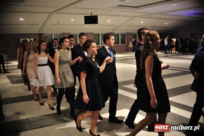 Zdjęcie w galerii na portalu naszraciborz.pl: II LO na swoją studniówkę wybrało Zakrzów FOTO I WIDEO wiadomości z regionu