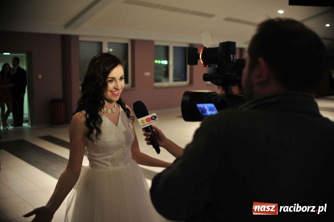 Zdjęcie w galerii na portalu naszraciborz.pl: II LO na swoją studniówkę wybrało Zakrzów FOTO I WIDEO wiadomości z regionu