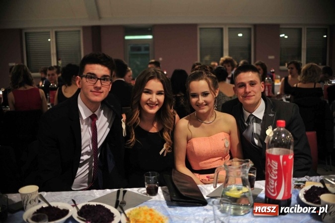 Zdjęcie w galerii na portalu naszraciborz.pl: II LO na swoją studniówkę wybrało Zakrzów FOTO I WIDEO wiadomości z regionu