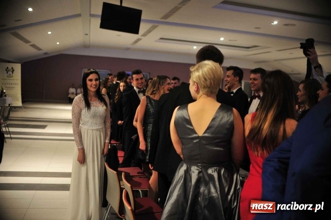 Zdjęcie w galerii na portalu naszraciborz.pl: II LO na swoją studniówkę wybrało Zakrzów FOTO I WIDEO wiadomości z regionu