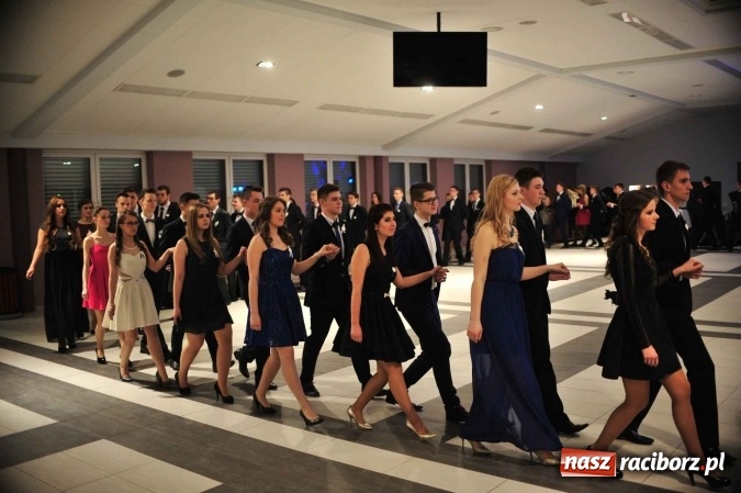 Zdjęcie w galerii na portalu naszraciborz.pl: II LO na swoją studniówkę wybrało Zakrzów FOTO I WIDEO wiadomości z regionu