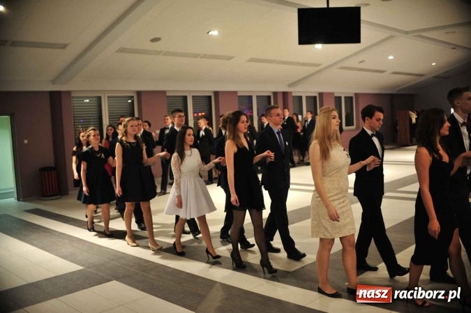 Zdjęcie w galerii na portalu naszraciborz.pl: II LO na swoją studniówkę wybrało Zakrzów FOTO I WIDEO wiadomości z regionu