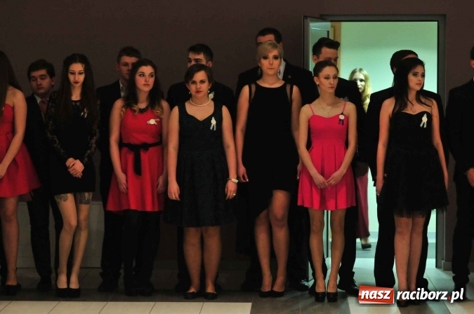 Zdjęcie w galerii na portalu naszraciborz.pl: II LO na swoją studniówkę wybrało Zakrzów FOTO I WIDEO wiadomości z regionu