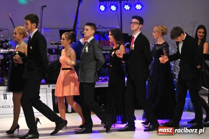 Zdjęcie w galerii na portalu naszraciborz.pl: II LO na swoją studniówkę wybrało Zakrzów FOTO I WIDEO wiadomości z regionu