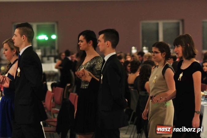 Zdjęcie w galerii na portalu naszraciborz.pl: II LO na swoją studniówkę wybrało Zakrzów FOTO I WIDEO wiadomości z regionu