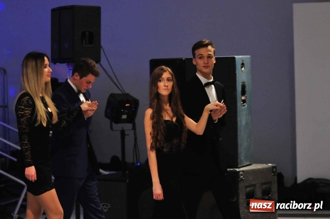 Zdjęcie w galerii na portalu naszraciborz.pl: II LO na swoją studniówkę wybrało Zakrzów FOTO I WIDEO wiadomości z regionu