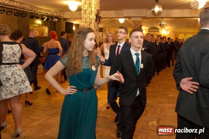 Zdjęcie w galerii na portalu naszraciborz.pl: Bal maturalny raciborskiego Ekonomika w Rogożanach FOTO i WIDEO wiadomości z regionu