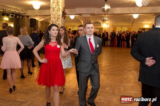 Zdjęcie w galerii na portalu naszraciborz.pl: Bal maturalny raciborskiego Ekonomika w Rogożanach FOTO i WIDEO wiadomości z regionu