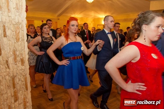 Zdjęcie w galerii na portalu naszraciborz.pl: Bal maturalny raciborskiego Ekonomika w Rogożanach FOTO i WIDEO wiadomości z regionu