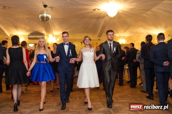 Zdjęcie w galerii na portalu naszraciborz.pl: Bal maturalny raciborskiego Ekonomika w Rogożanach FOTO i WIDEO wiadomości z regionu