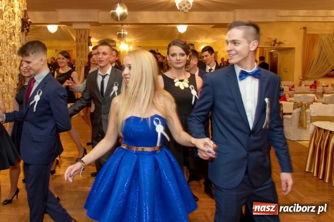 Zdjęcie w galerii na portalu naszraciborz.pl: Bal maturalny raciborskiego Ekonomika w Rogożanach FOTO i WIDEO wiadomości z regionu