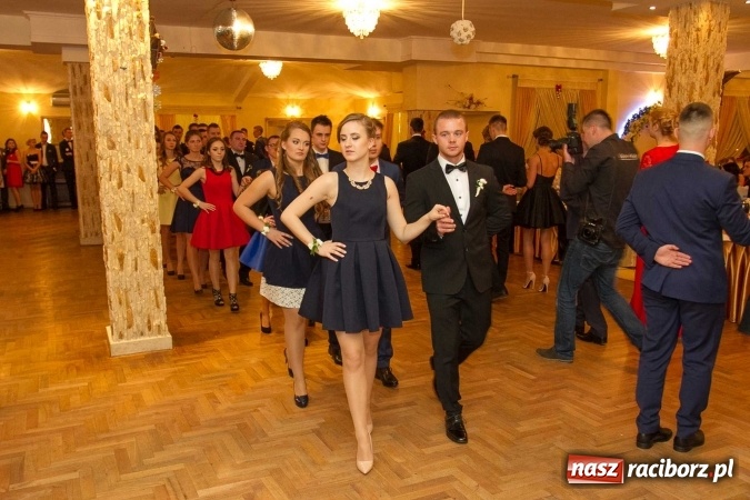 Zdjęcie w galerii na portalu naszraciborz.pl: Bal maturalny raciborskiego Ekonomika w Rogożanach FOTO i WIDEO wiadomości z regionu