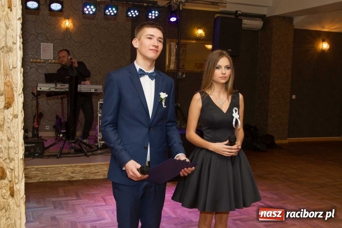 Zdjęcie w galerii na portalu naszraciborz.pl: Bal maturalny raciborskiego Ekonomika w Rogożanach FOTO i WIDEO wiadomości z regionu