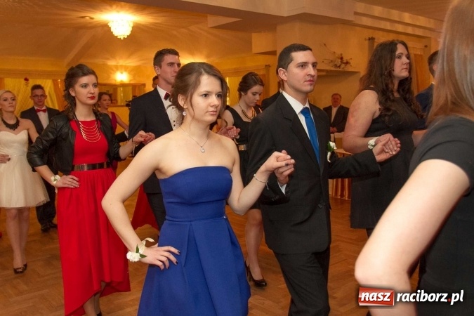 Zdjęcie w galerii na portalu naszraciborz.pl: Bal maturalny raciborskiego Ekonomika w Rogożanach FOTO i WIDEO wiadomości z regionu