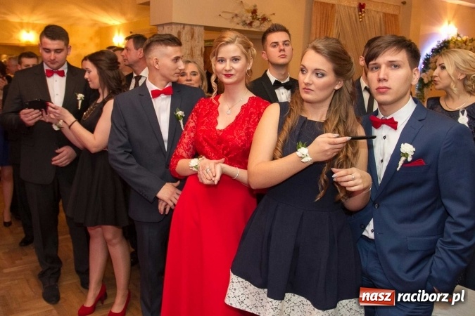 Zdjęcie w galerii na portalu naszraciborz.pl: Bal maturalny raciborskiego Ekonomika w Rogożanach FOTO i WIDEO wiadomości z regionu