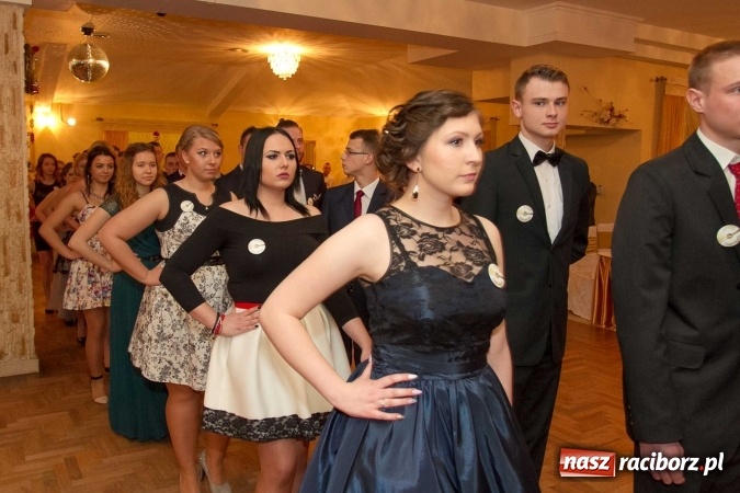 Zdjęcie w galerii na portalu naszraciborz.pl: Bal maturalny raciborskiego Ekonomika w Rogożanach FOTO i WIDEO wiadomości z regionu