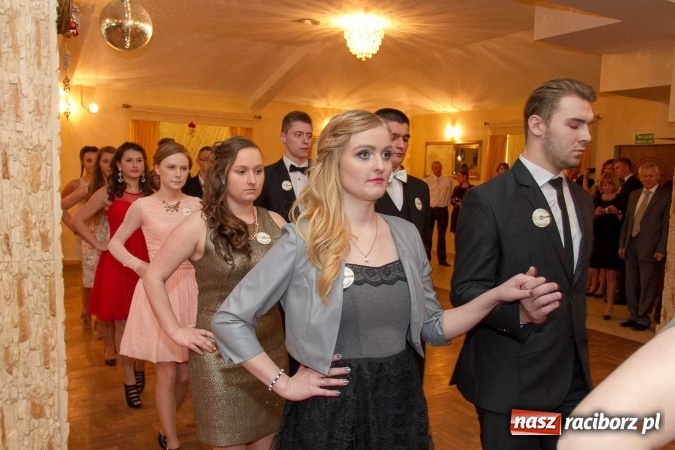 Zdjęcie w galerii na portalu naszraciborz.pl: Bal maturalny raciborskiego Ekonomika w Rogożanach FOTO i WIDEO wiadomości z regionu
