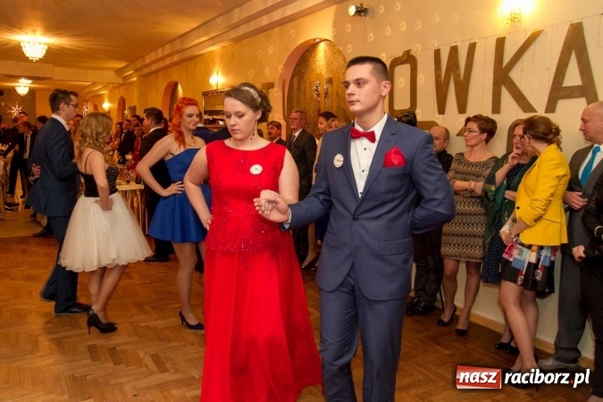 Zdjęcie w galerii na portalu naszraciborz.pl: Bal maturalny raciborskiego Ekonomika w Rogożanach FOTO i WIDEO wiadomości z regionu