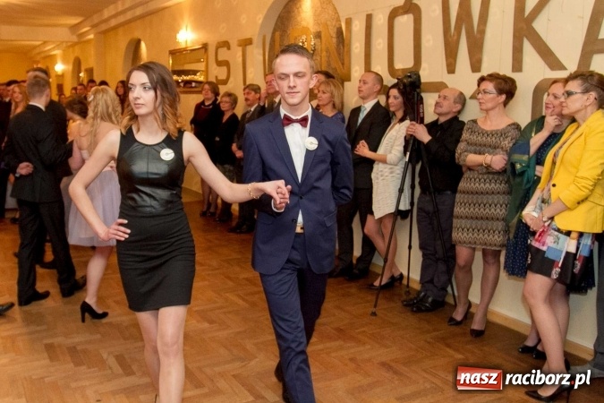 Zdjęcie w galerii na portalu naszraciborz.pl: Bal maturalny raciborskiego Ekonomika w Rogożanach FOTO i WIDEO wiadomości z regionu