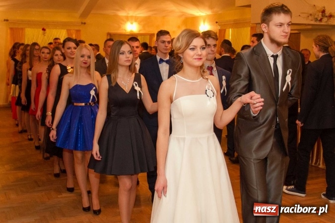 Zdjęcie w galerii na portalu naszraciborz.pl: Bal maturalny raciborskiego Ekonomika w Rogożanach FOTO i WIDEO wiadomości z regionu