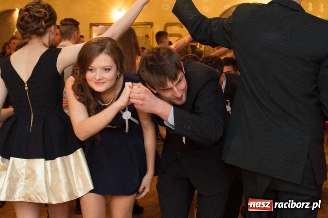 Zdjęcie w galerii na portalu naszraciborz.pl: Bal maturalny raciborskiego Ekonomika w Rogożanach FOTO i WIDEO wiadomości z regionu