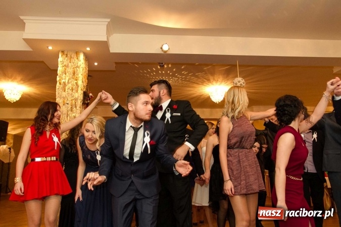 Zdjęcie w galerii na portalu naszraciborz.pl: Bal maturalny raciborskiego Ekonomika w Rogożanach FOTO i WIDEO wiadomości z regionu