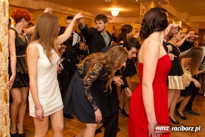 Zdjęcie w galerii na portalu naszraciborz.pl: Bal maturalny raciborskiego Ekonomika w Rogożanach FOTO i WIDEO wiadomości z regionu