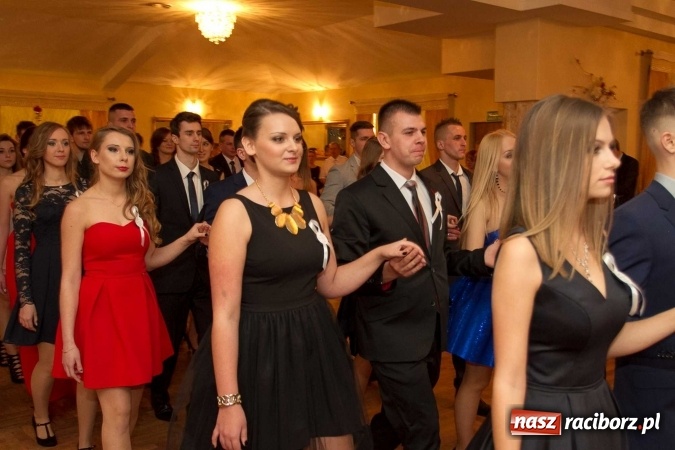 Zdjęcie w galerii na portalu naszraciborz.pl: Bal maturalny raciborskiego Ekonomika w Rogożanach FOTO i WIDEO wiadomości z regionu
