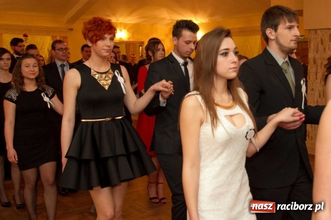 Zdjęcie w galerii na portalu naszraciborz.pl: Bal maturalny raciborskiego Ekonomika w Rogożanach FOTO i WIDEO wiadomości z regionu
