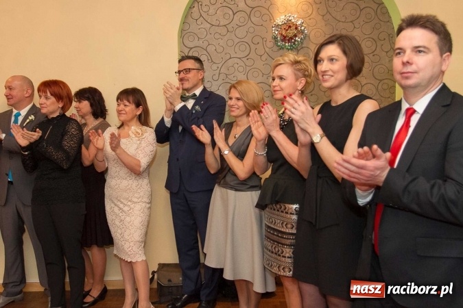 Zdjęcie w galerii na portalu naszraciborz.pl: Bal maturalny raciborskiego Ekonomika w Rogożanach FOTO i WIDEO wiadomości z regionu