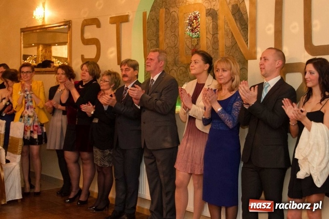 Zdjęcie w galerii na portalu naszraciborz.pl: Bal maturalny raciborskiego Ekonomika w Rogożanach FOTO i WIDEO wiadomości z regionu