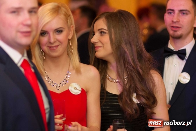Zdjęcie w galerii na portalu naszraciborz.pl: Bal maturalny raciborskiego Ekonomika w Rogożanach FOTO i WIDEO wiadomości z regionu