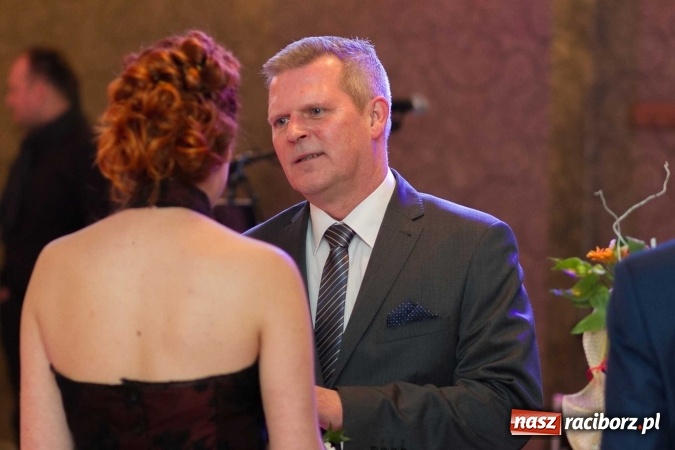 Zdjęcie w galerii na portalu naszraciborz.pl: Bal maturalny raciborskiego Ekonomika w Rogożanach FOTO i WIDEO wiadomości z regionu