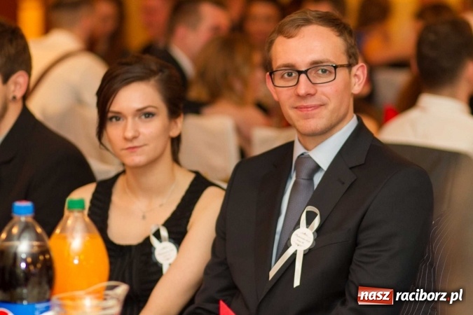 Zdjęcie w galerii na portalu naszraciborz.pl: Bal maturalny raciborskiego Ekonomika w Rogożanach FOTO i WIDEO wiadomości z regionu