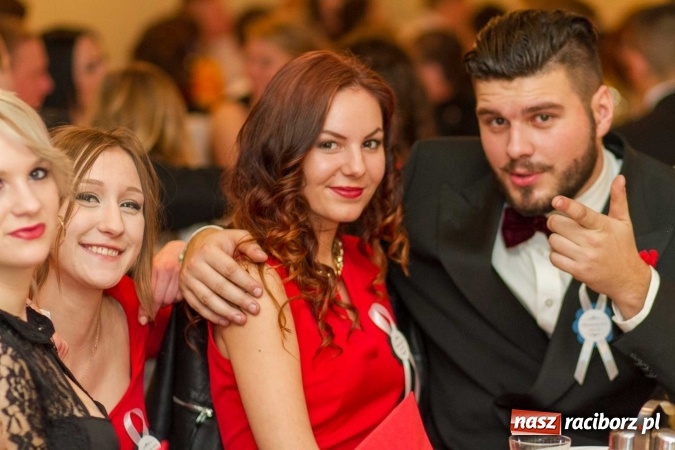 Zdjęcie w galerii na portalu naszraciborz.pl: Bal maturalny raciborskiego Ekonomika w Rogożanach FOTO i WIDEO wiadomości z regionu