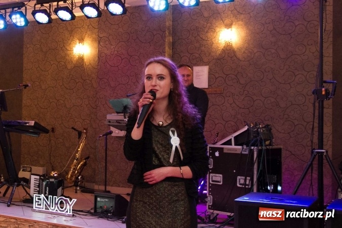 Zdjęcie w galerii na portalu naszraciborz.pl: Bal maturalny raciborskiego Ekonomika w Rogożanach FOTO i WIDEO wiadomości z regionu