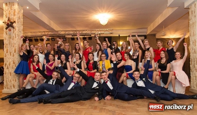 Zdjęcie w galerii na portalu naszraciborz.pl: Bal maturalny raciborskiego Ekonomika w Rogożanach FOTO i WIDEO wiadomości z regionu