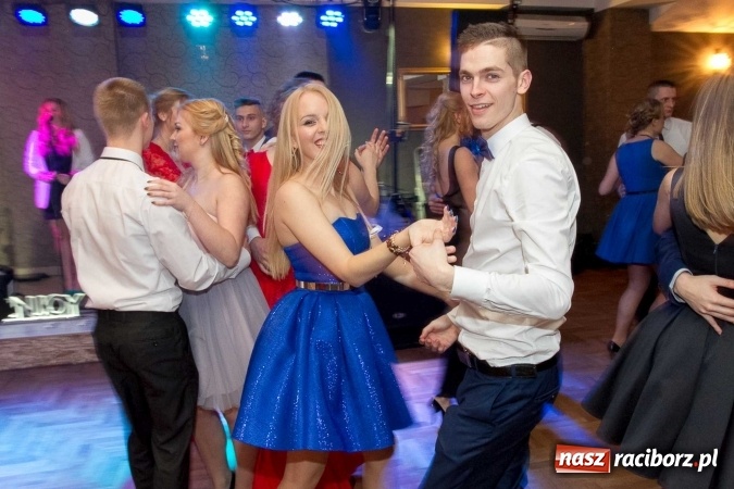 Zdjęcie w galerii na portalu naszraciborz.pl: Bal maturalny raciborskiego Ekonomika w Rogożanach FOTO i WIDEO wiadomości z regionu